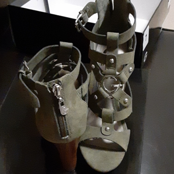 Shoes - Picture 2 of 4